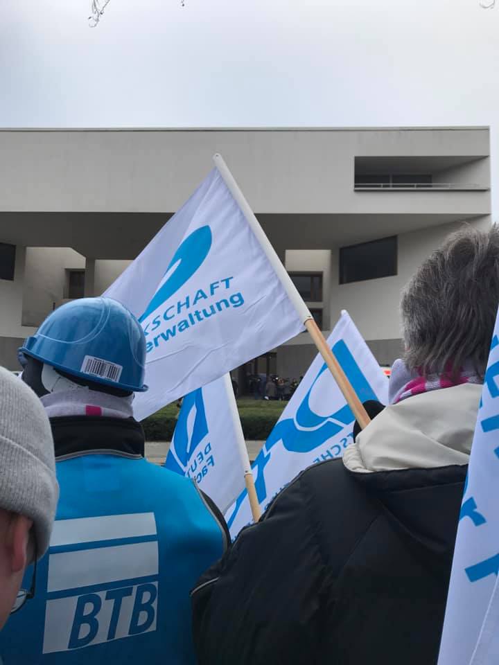 Mehr über den Artikel erfahren 1. Verhandlungsrunde in der Tarifrunde Öffentlicher Dienst – DSTG Berlin zeigt Flagge