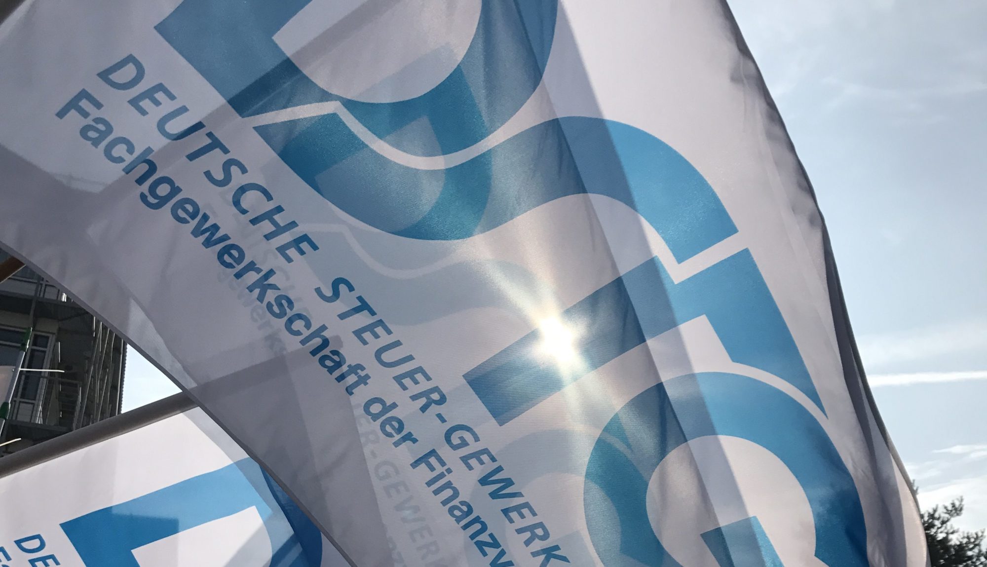 Mehr über den Artikel erfahren IT in der Finanzverwaltung kollabiert – DSTG Berlin fordert dringend Verbesserungen